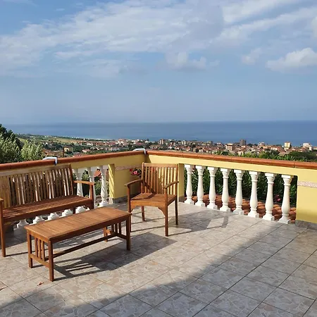 Vista Stromboli Villa Falerna Scalo